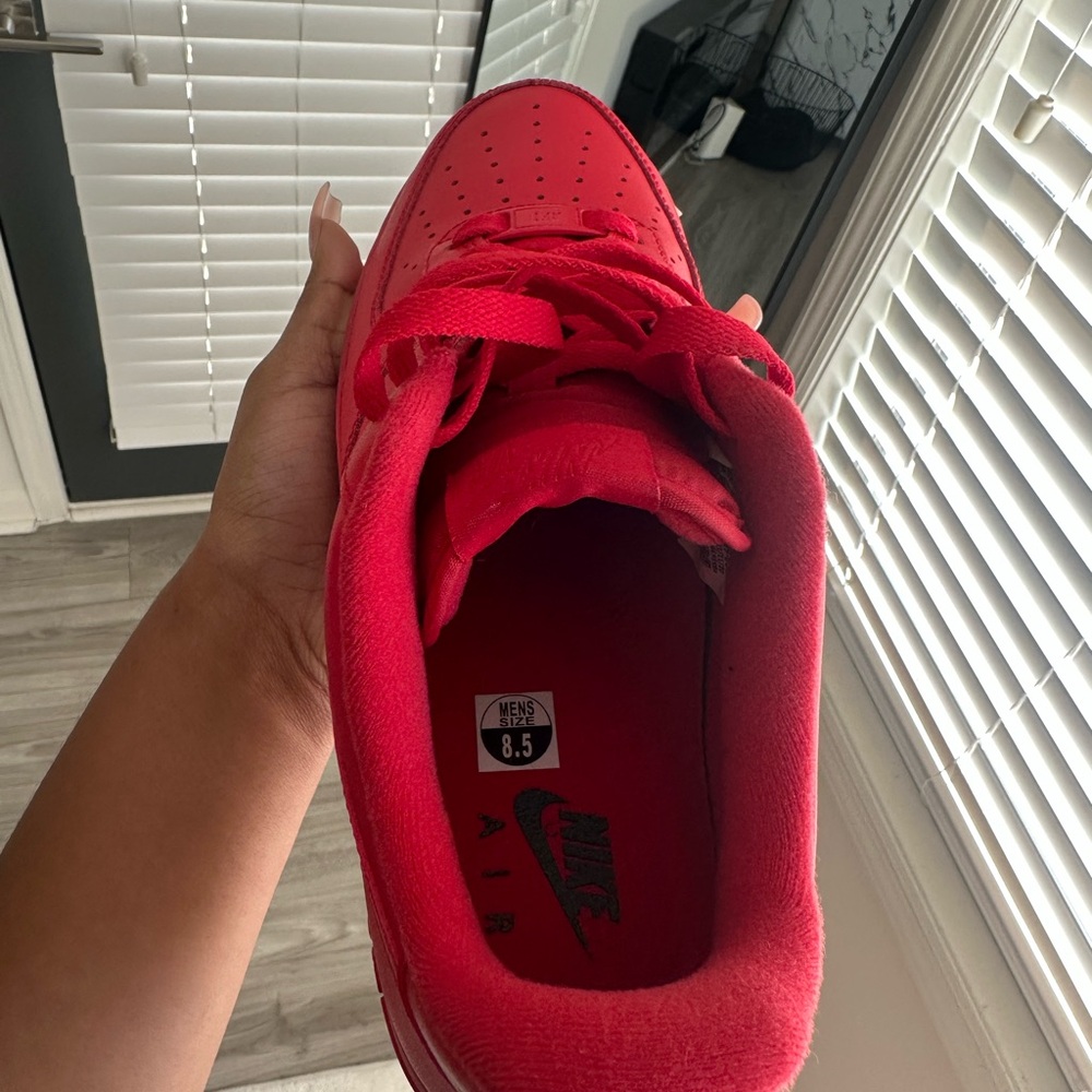 Men's Air Force 1 '07 LV8 1 'Triple Red' - Picture 4 of 4